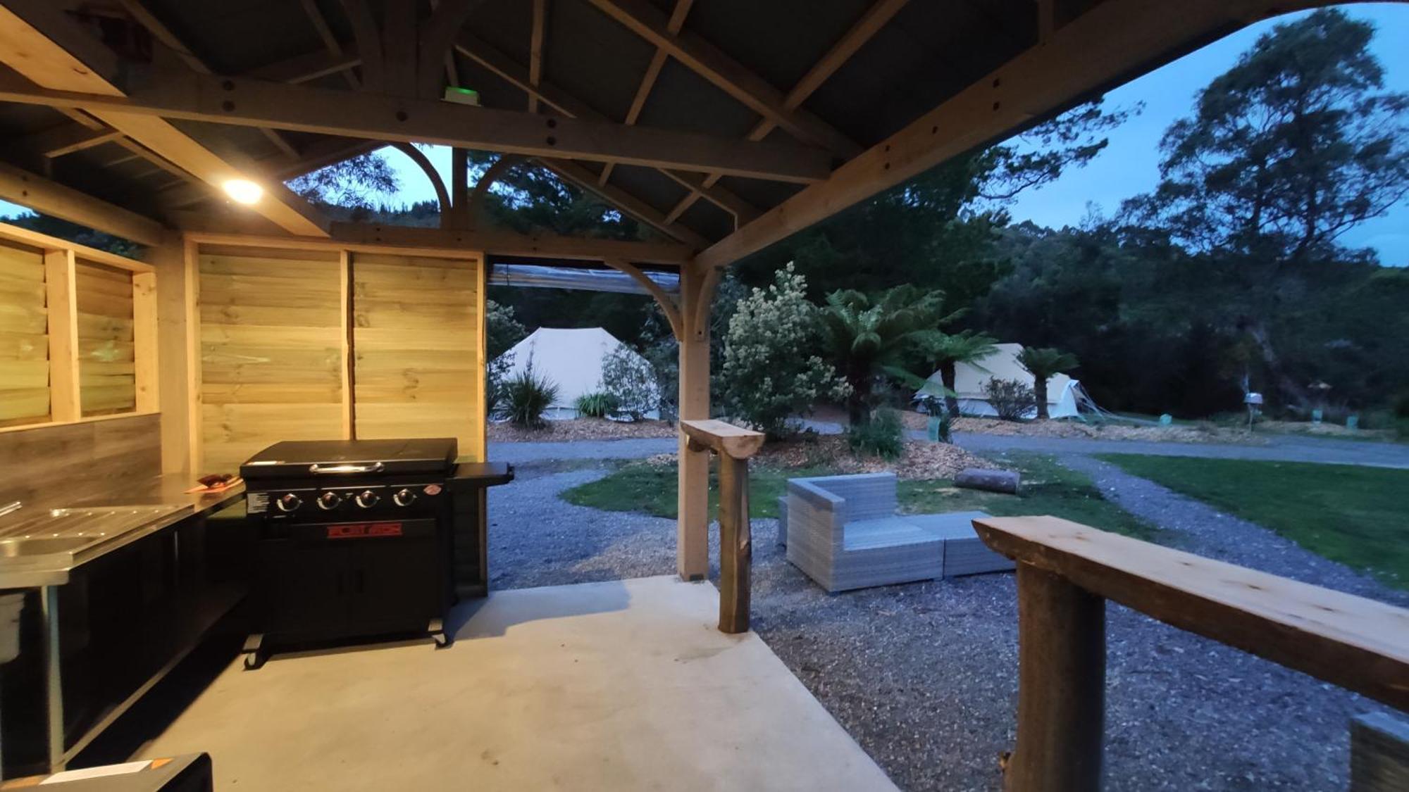 Glamping At Zeehan Bush Camp Exteriör bild